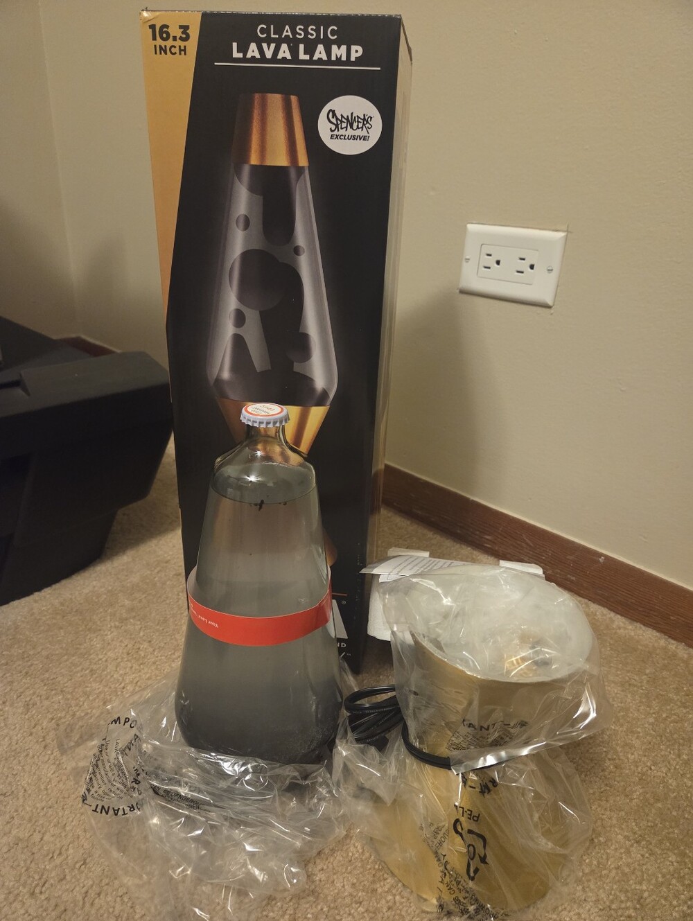NEW Lava Lamp XL 52 Ounce 16.3 In Golden Crown Black Lava Clear Liquid